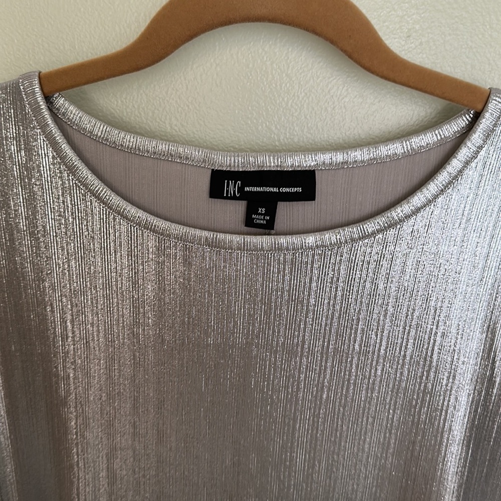 Silver Metallic Top - Picture 2 of 4